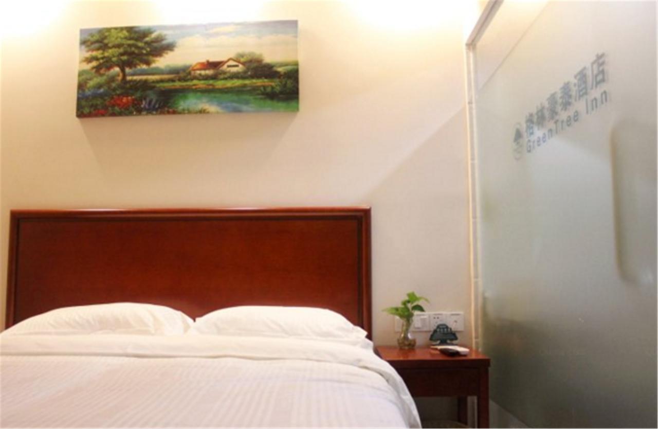 Greentree Inn Shanghai Hongqiao Hub Cao'An Road Huajiang Branch Road Express Hotel Jiading Exteriör bild